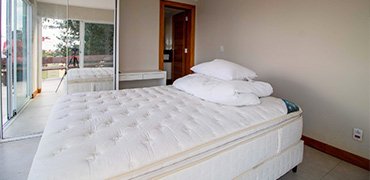 Deep Mattress Cleaning Services Tailored to Your Needs